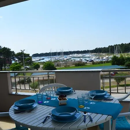 Apartament Nautica *