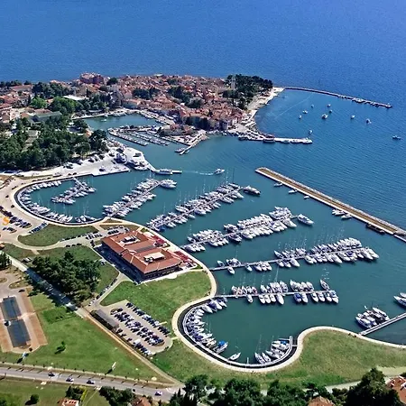 Apartament Nautica *